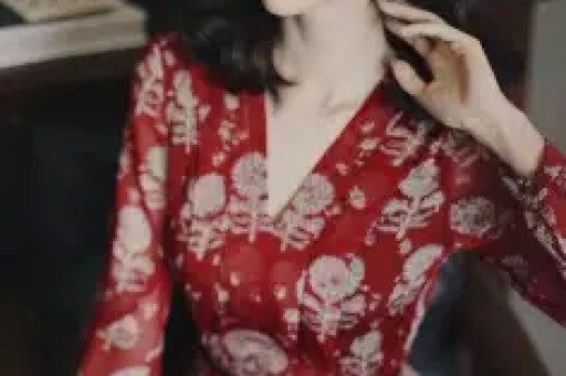 盲道上演戏的网红坑了1700万真盲人